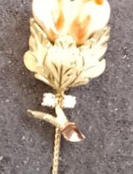 Anstecknadel aus Gold 333 mit Grandeln und Diamanten - Bad Nenndorf