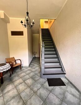 Ortsrandlage in Berenbostel 4-Zimmerwohnung im Obergeschoss mit Garage und Stellplatz - Garbsen
