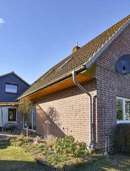 Viel Wohnraum: Zwei separate Einfamilienhäuser auf großzügigem Grundstück in ruhiger Lage von Seth! - Seth