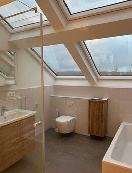 2 Zimmer Penthouse in Altenstadt mit Balkon und Einbauküche - Altenstadt (Waldnaab)