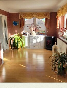 Einfamilienhaus mit Gästehaus und Nebengebäuden auf großem Grundstück zu verkaufen - Neustadt-Glewe
