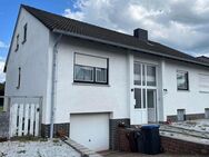 Zweifamilienhaus mit 2 Garagen in Leimbach - Heringen (Werra)