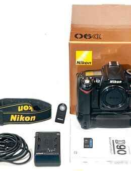 Nikon D90, Batteriepack, Akkus, D90 Buch, Zubehör. Sehr gut* - Celle