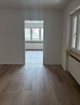 Helle, frisch sanierte 3-Zimmer-Wohnung in Top-Lage von Kümmersbruck - Kümmersbruck