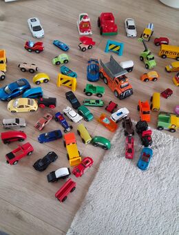 Verschiedene Spielzeugautos - Bielefeld
