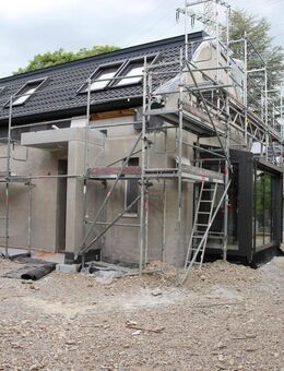 Ausbau-Haus: Rohbau inkl. Fenster und Dach zum Selbst-Fertigstellen - bis 09_2025 verfügbar - München