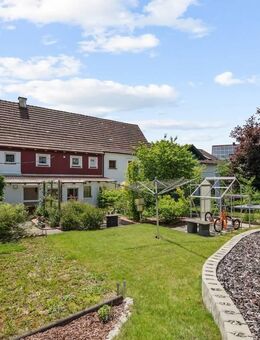 Traumhaftes Einfamilienhaus mit großem Grundstück und 2 Garagen in ruhiger Lage! - Mainburg
