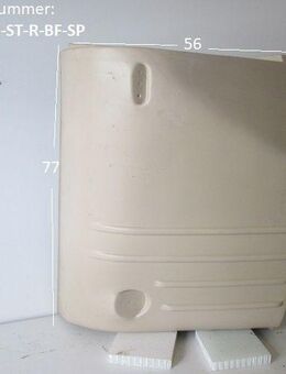 Fendt Seitenteil rechts Beifahrerseite dunkelbeige (Neuware mit Lagerspuren) Diamant / Favorit ca BJ 88-92 Sonderpreis - Bugfrontdeckel / Bugklappe / Gasklappe / Flaschenkastendeckel / Flaschenkastenabdeckung - Schotten Zentrum