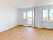 ab August 2025: bezugsfertige/neu sanierte 5-Raum-Wohnung, mit Balkon - Halle (Saale)
