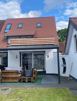 Saniertes Doppelhaus mit zwei Wohneinheiten, Garage und Garten zu verkaufen. Eigentumsgrundstück! - Osnabrück