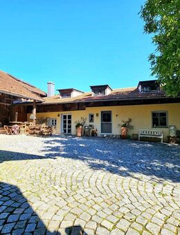 Bezaubernder Dreiseithof mit stilechtem Bauernhaus bei Furth im Wald - Arnschwang