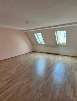 schöne 2 Zimmer Wohnung nahe Zentrum mit EBK - Zeitz