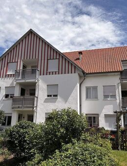 Charmante 3R-DG-Whg. mit Balkon + Stellplatz, Tageslicht-Küche u. -Bad sowie Gäste-WC, vermietet! - Wilkau-Haßlau