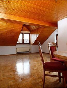 Dachgeschosswohnung mit Balkon | inkl. KFZ-Stellplatz | Nachtspeicheröfen - Obersulm