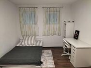 Schönes und voll möbliertes 15 m² WG-Zimmer in einer 3-Zimmer-Wohnung im Zentrum von Stuttgart - Stuttgart