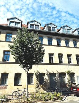 Hochwertige 2 Zimmer Wohnung Nr. 5 im sanierten Baudenkmal, großes Bad und Parkettboden zentral in Fürth. - Fürth