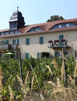 Sehr schöne 4 Zimmer Maisonettwohnung, Terrasse, 2 Bäder, Wanne u. Dusche, ASR, SP - Radebeul