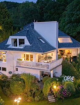 Engel & Völkers: Elegantes Anwesen mit Panoramablick ins Rheintal! - Unkel