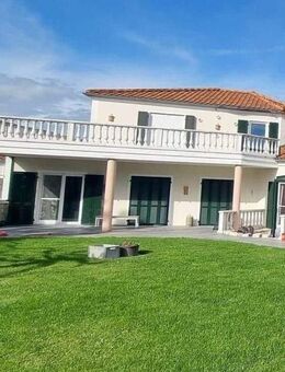 NEUMANN - Hochwertige Doppelhaushälfte in top Lage! - Kösching