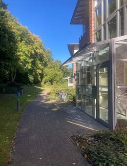 Attraktive Investition: Erdgeschosswohnung mit 2 Tiefgaragenplätzen und hoher Rücklage - Ratzeburg