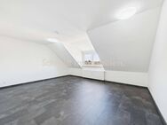 Wohnen mit Weitblick: 2,5-Zimmer-ETW im Ortskern von F-Schwanheim - Frankfurt (Main)