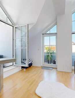 Exklusive Dachgeschosswohnung mit zwei Balkonen in kleiner Wohnanlage in Untermenzing! - München