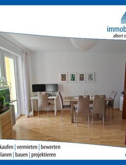 Sehr gepflegte 2-Zimmer-Wohnung mit Loggia und PKW-Stellplatz - Erlangen