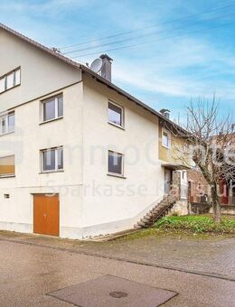 Sanierungsobjekt mit Potential: Zweifamilienhaus, großes Grundstück und viel Platz für Handwerk - Marxzell