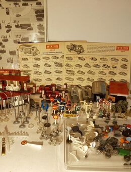 Wiking Modelle / Zubehör wie Tankstellen, Figuren, Schilder, Laternen, Motorradfahrer, Ampeln, Kataloge, Ladegut, Polizisten, Verkehrszeichen 50/60er Jahre - Bovenden