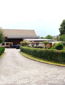 Ländliches Mehrfamilienhaus mit Charme ! Drei Wohneinheiten mit Nebengebäuden, Garagen und großem Hof in Sontra-Ulfen ! - Sontra