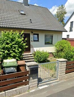 Provisionsfrei! Einfamilienhaus mit Einliegerwohnung und Garage in Fürth - Veitsbronn - Veitsbronn