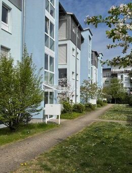 2 Zimmer Wohnung in ruhiger Lage mit viel Grün + TG Platz - Ludwigsburg