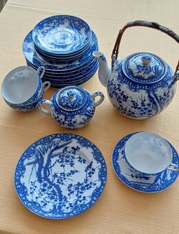 Japanisches Porzellan-Teeservice in blau-weiß - Bottrop