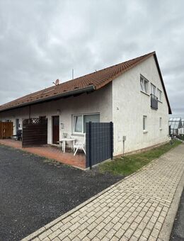 Attraktives Mehrfamilienhaus mit 12 Einheiten und 2 Gewächshäusern! - Lohfelden