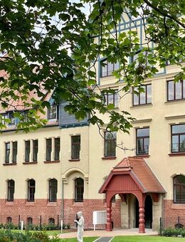 // Thekla // 2 Zimmer mit Balkon und Pkw Stellplatz ab September verfügbar // - Leipzig