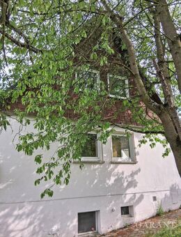 Eine "kleine" Doppelhaushälfte mit großzügigem Garten in Hof ! - Hof