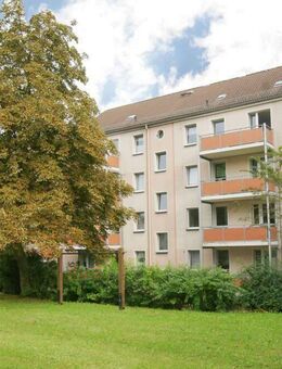 Gemütliche 2-Zimmer-Wohnung mit Balkon und Tageslichtbad - Plauen
