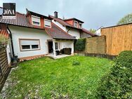 Charmantes Mittelhaus auf drei Ebenen mit Garten und überdachter Terrasse - Weitramsdorf