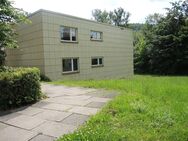 Traumhaft gelegene 5-Zimmer Wohnung mit Balkon // 2-Familienhaus // ca. 120 m² Wohnfläche // 2 Kellerräume // Wohnen im Grünen - Bad Brückenau