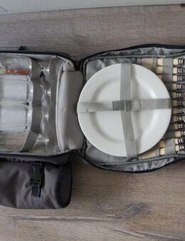 ~ Picknick Rucksack ~ 4 Personen ~ Kühlfach ~ - Sankt Augustin