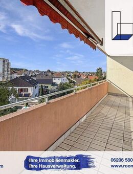 ***RESERVIERT*** Lichtdurchflutete 2½-Zimmer-Wohnung mit großem Balkon und Aufzug in zentraler Lage - Lampertheim