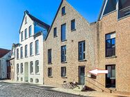 In bester Husumer Altstadtlage: Wohneigentum mit Mieteinnahmen und attraktiver Perspektive. - Husum (Schleswig-Holstein)