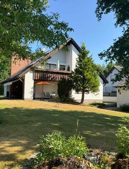 Unikat! Idyllisch gelegenes Architekten 2-FH mit Einliegerwohnung und TOP Verkehrsanbindung - Wendelstein