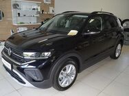 VW T-Cross, 1.0 TSI Life, Jahr 2024 - Frankfurt (Main)