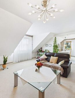 Charmante 3-Zimmer-Wohnung mit Garten, Sauna, Garage und Stellplatz - Oberasbach