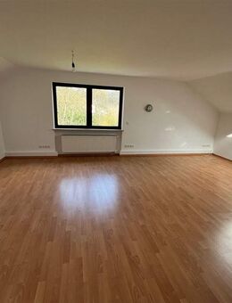 !Sanierte 3-Zimmer-Wohnung in ruhiger Lage! - Waldbüttelbrunn