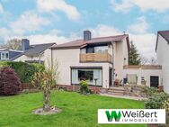 Charmantes Einfamilienhaus mit 5 Zimmern, 235 m² Wohn- und Nutzfläche, Garage & 2 Balkonen in Oelixdorf - Oelixdorf
