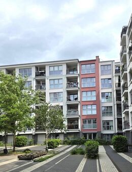 Traumhafte 2-Zimmer-Wohnung mit Südwest-Terrasse im Herzen des Samariterkiezes - Berlin