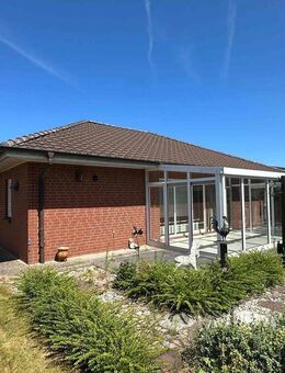 Gepflegter Bungalow mit Wintergarten u. Carport - Klein Gladebrügge