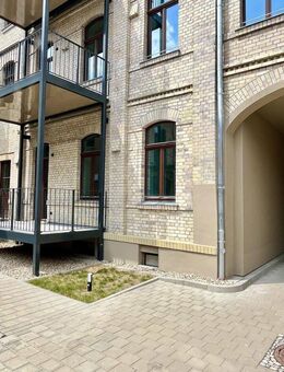 Hochwertig sanierte 3-Zimmer-Wohnung mit Balkon // stilvoller Altbau, zentrale Lage - Halle (Saale)